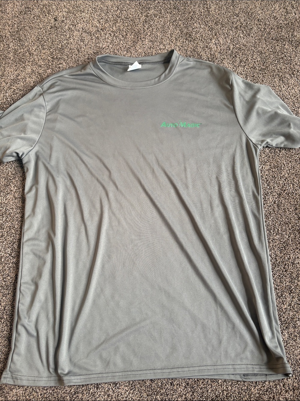 Magic Short Sleeve Crew Performance Tee in Olive